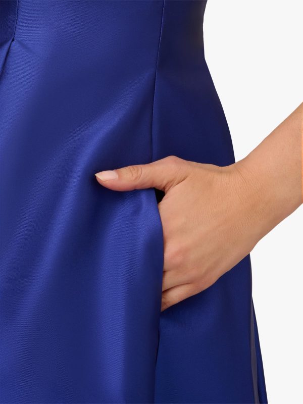 Women's Sleeveless Mid-Length Party Dress with V-Back